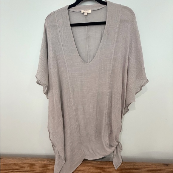 Umgee Tops - Umgee Light Gray V-Neck Top